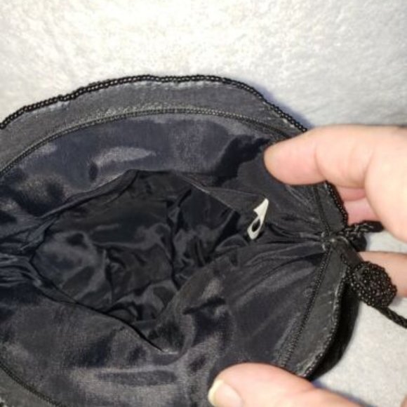 MAGID CLUTCH BLACK VELVET BEADED EVENING COCKTAIL PURSE SATIN LINING WITH POCKET - Picture 2 of 8